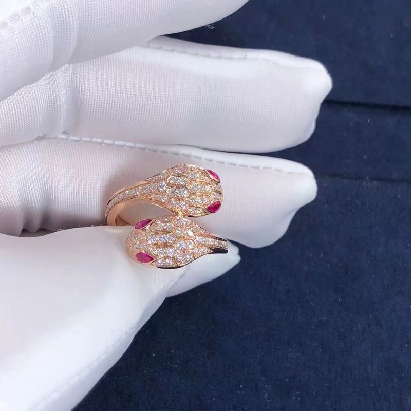 คุณภาพ แหวน BVLGARI Serpenti Seduttori ทอง 18k และเพชรแท้ Rose Gold โรงงาน