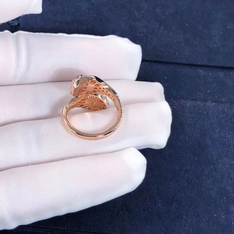 คุณภาพ แหวน BVLGARI Serpenti Seduttori ทอง 18k และเพชรแท้ Rose Gold โรงงาน