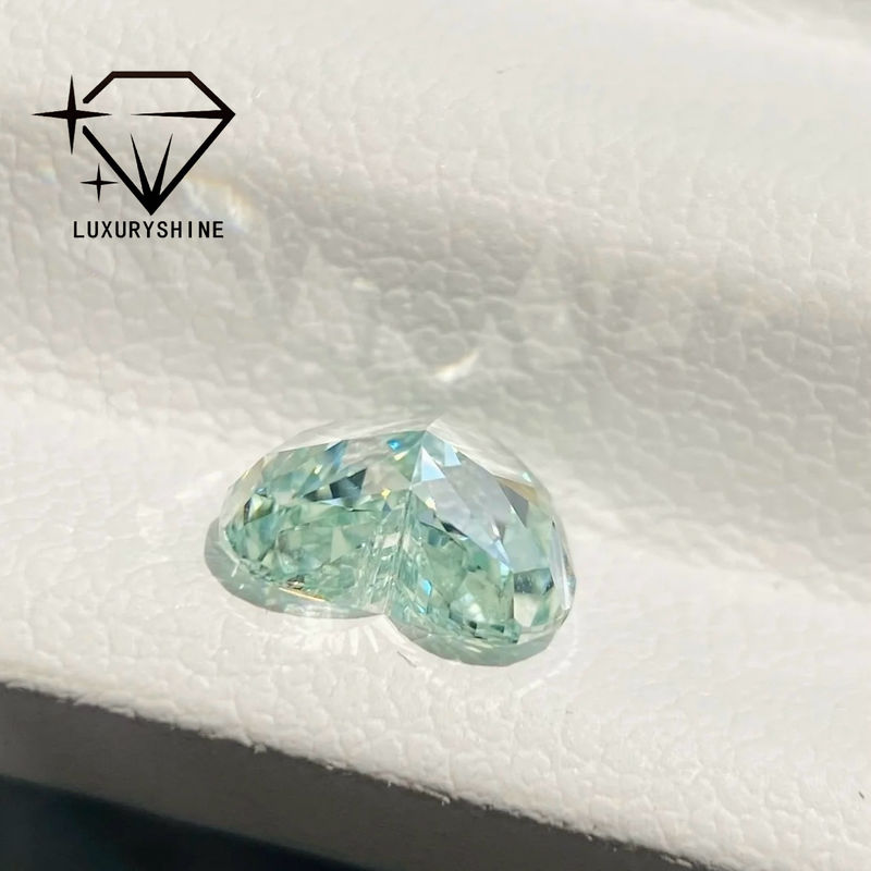 คุณภาพ LuxuryShine สีชมพู / เหลือง / เขียว หัวใจตัดห้องปฏิบัติการเพชรที่เติบโต VVS-VS เพชรแท้ & พระเครื่องแต่งงาน & พระเครื่องที่กําหนดเอง โรงงาน