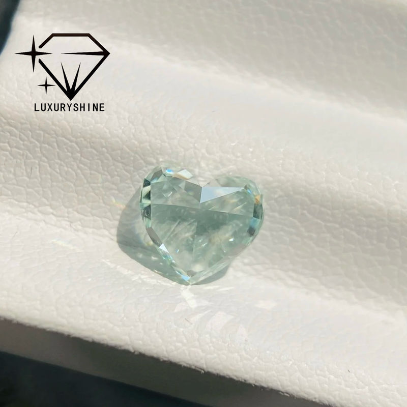 คุณภาพ LuxuryShine สีชมพู / เหลือง / เขียว หัวใจตัดห้องปฏิบัติการเพชรที่เติบโต VVS-VS เพชรแท้ & พระเครื่องแต่งงาน & พระเครื่องที่กําหนดเอง โรงงาน