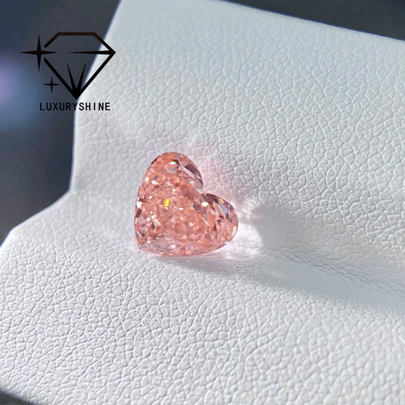 คุณภาพ LuxuryShine สีชมพู / เหลือง / เขียว หัวใจตัดห้องปฏิบัติการเพชรที่เติบโต VVS-VS เพชรแท้ & พระเครื่องแต่งงาน & พระเครื่องที่กําหนดเอง โรงงาน