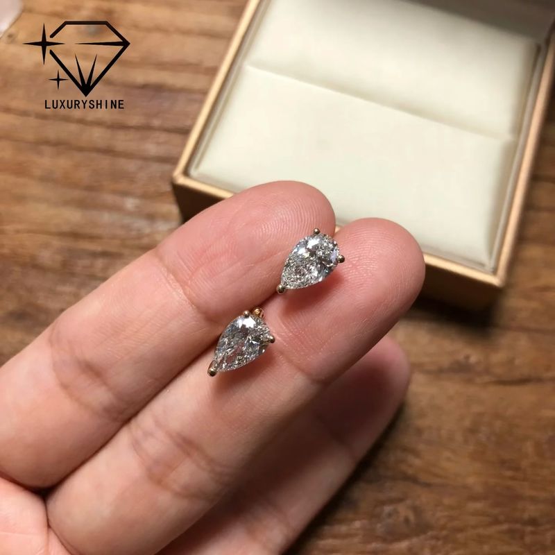 คุณภาพ 18K ทอง Pear Cut Lab พอกเพชร Stud หูข้อมือ VVS-VS ความชัดเจน โรงงาน
