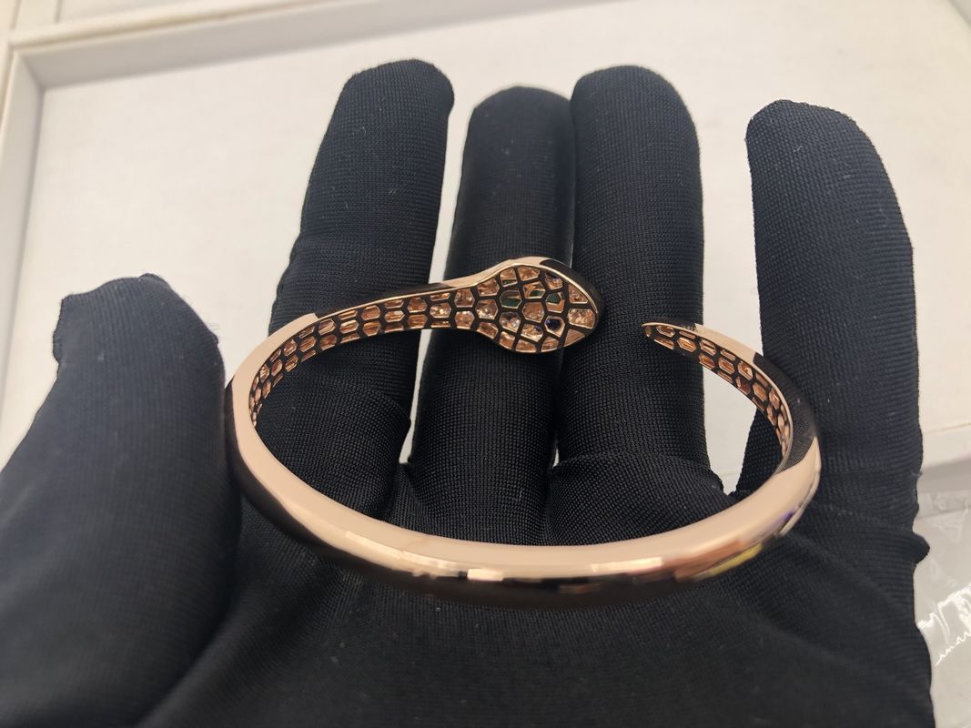 คุณภาพ เครื่องประดับสุดหรู Snakewomens Charm Bracelets กำหนดเอง 18 Kt Pink Gold พร้อมเพชร โรงงาน
