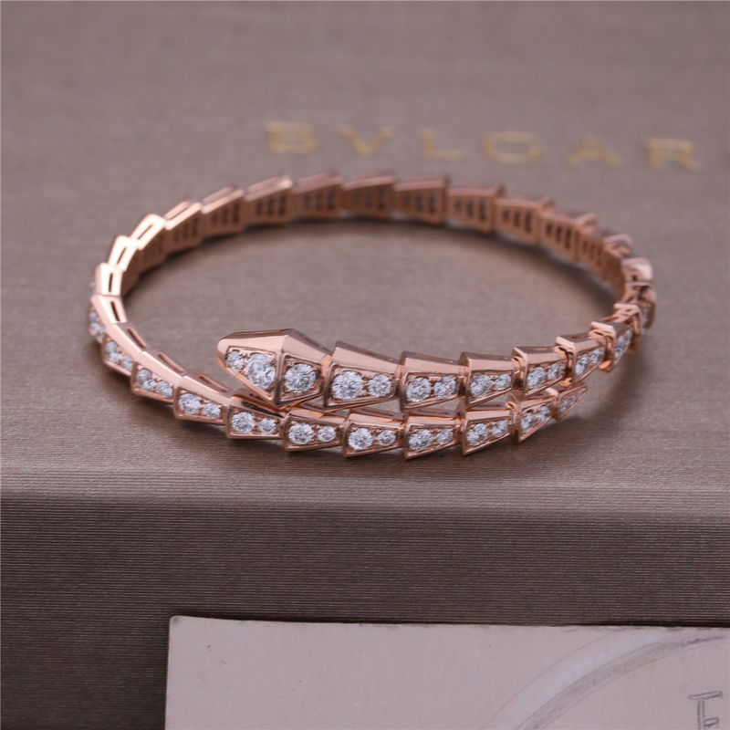 คุณภาพ ตู้เสื้อผ้าหรูหรา Rose Gold สร้อยข้อมือ Serpenti Viper one-coil เต็มเพชร Snake Bangle 353792 โรงงาน