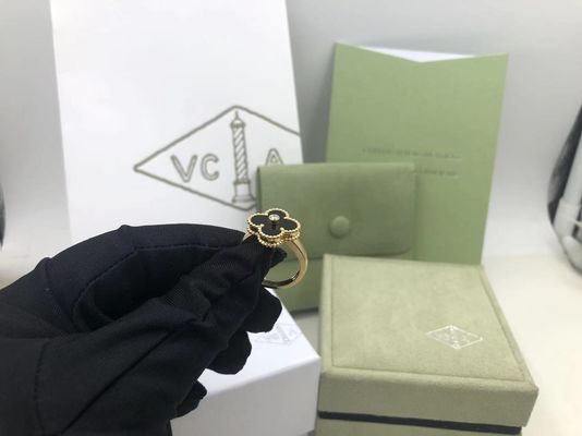 คุณภาพ Van Cleef And Arpels Vintage Alhambra Ring สีเหลืองทอง Onyx Round Diamond โรงงาน