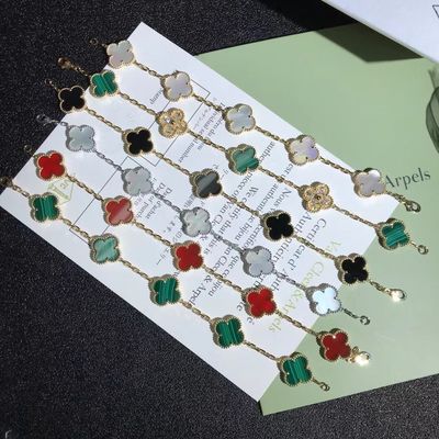 คุณภาพ สร้อยข้อมือทอง 18K แบบวินเทจส่วนบุคคล Van Cleef & Arpels โรงงาน