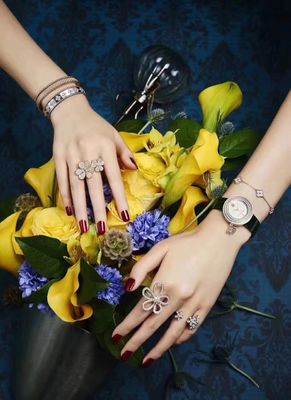คุณภาพ รุ่นขนาดกลาง VCA Real 18k Gold Perlee Signature Bracelet White Rose Yellow Gold โรงงาน