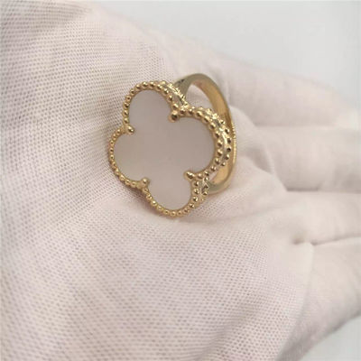 คุณภาพ VCARF78900 Van Cleef And Arpels Magic Alhambra Ring สีเหลืองทองพร้อมรูปทรงดอกไม้ โรงงาน