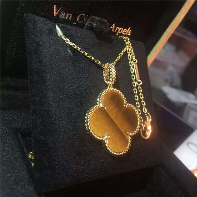 คุณภาพ 1 Motif Tiger'S Eye สร้อยคอทองคำ 18K VCARO49L00 สีเหลืองพร้อมรูปทรงดอกไม้ โรงงาน