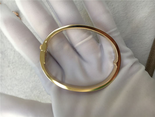 คุณภาพ ชุดเครื่องประดับเพชรสีเหลืองทอง 18K พร้อมเพชร 2 กะรัต NO Gemstone โรงงาน