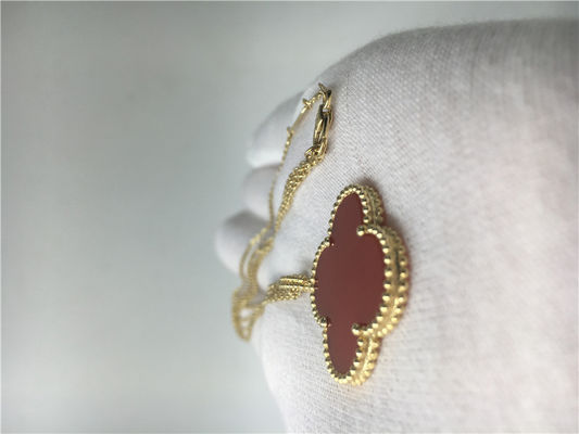 คุณภาพ LongVan Cleef Arpels สร้อยคอทองคำ 18K พร้อมรูปดอกไม้สีแดงไม่มีเพชร โรงงาน
