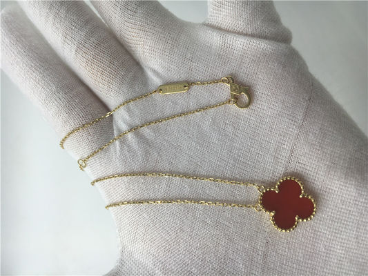 คุณภาพ LongVan Cleef Arpels สร้อยคอทองคำ 18K พร้อมรูปดอกไม้สีแดงไม่มีเพชร โรงงาน