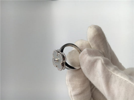 คุณภาพ Vintage Alhambra แหวนทอง 18K ทองคำขาวประดับเพชร / White Mother Of Pearl โรงงาน