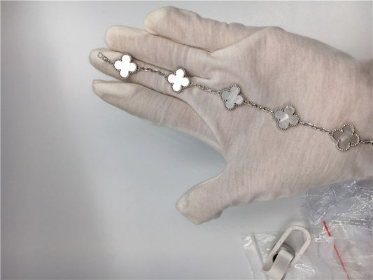 คุณภาพ สร้อยข้อมือวินเทจ Alhambra ทอง 18K ทองคำขาวประดับมุกสีขาว โรงงาน