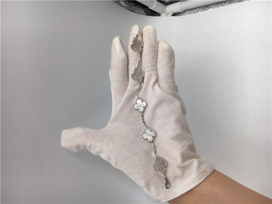 คุณภาพ สร้อยข้อมือวินเทจ Alhambra ทอง 18K ทองคำขาวประดับมุกสีขาว โรงงาน