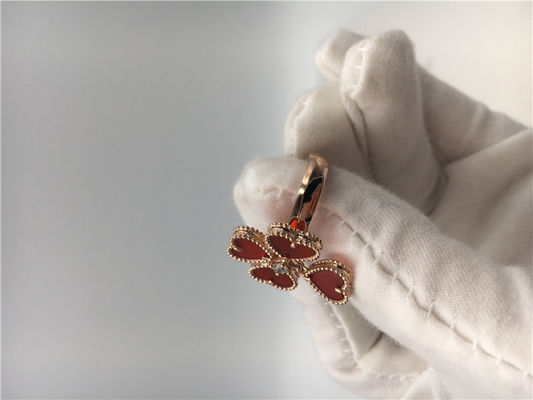 คุณภาพ 18k Rose Gold Van Cleef และแหวนดอกไม้ Arpels พร้อม Carnelian / Round Diamond โรงงาน