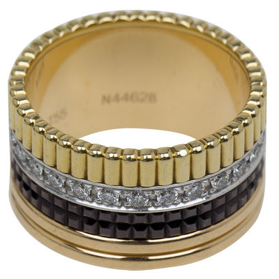 คุณภาพ 14.6 Gr Gold Jewellery เซรามิคสีดำ Simple Gold แหวนหินเซรามิคสีดำพร้อม VS Diamond โรงงาน