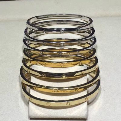 คุณภาพ เครื่องประดับ สร้อยข้อมือทอง 18K , สร้อยคอทองคำแบบบาง Love ขนาดเล็ก Model โรงงาน