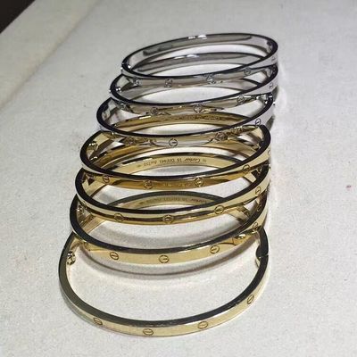 คุณภาพ เครื่องประดับ สร้อยข้อมือทอง 18K , สร้อยคอทองคำแบบบาง Love ขนาดเล็ก Model โรงงาน