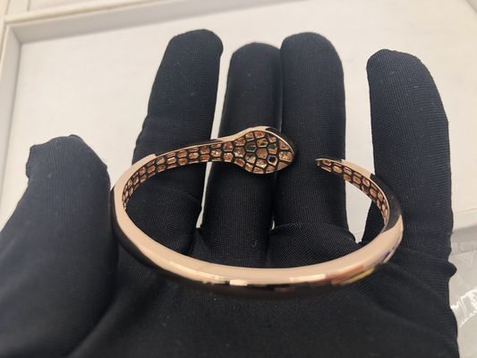 คุณภาพ เครื่องประดับสุดหรู Snakewomens Charm Bracelets กำหนดเอง 18 Kt Pink Gold พร้อมเพชร โรงงาน