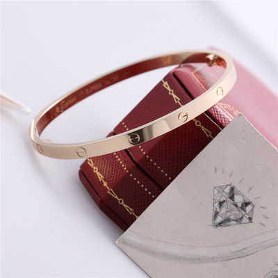 คุณภาพ B6047517 สร้อยข้อมือความรักทองคำบางเรียบ Sm 18K สีเหลืองทอง โรงงาน