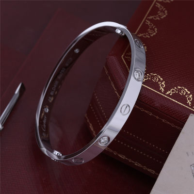 คุณภาพ Classic Love Bangle 4 Diamonds Love Bracelet with in 18 Karat WHITE GOLD Fine Workmanship Jewelry โรงงาน