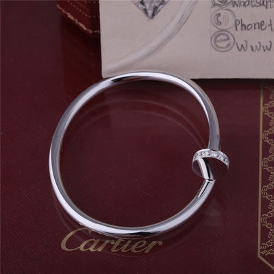 คุณภาพ JUSTE UN CLOU BRACELET ขนาด 18 กะรัต WHITE GOLD Nail Bracelet พร้อมไดมอนด์ที่ด้านบนและปลาย โรงงาน