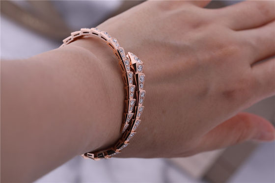 คุณภาพ ตู้เสื้อผ้าหรูหรา Rose Gold สร้อยข้อมือ Serpenti Viper one-coil เต็มเพชร Snake Bangle 353792 โรงงาน