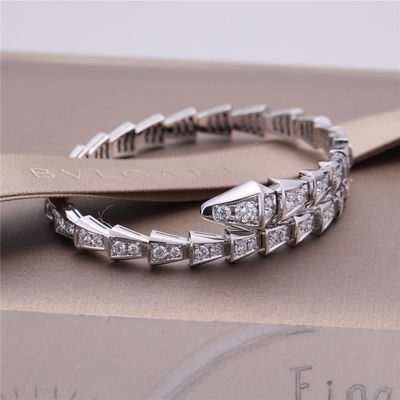 คุณภาพ สร้อยข้อมือ Italy Romance Serpenti Viper แบบบางม้วนเดียว ตัวเรือนไวท์โกลด์ 18K ประดับเพชรแบบพาเว่เต็มเม็ด โรงงาน