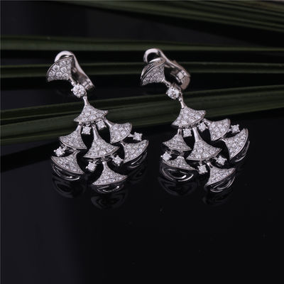 คุณภาพ Roma High Jewelry DIVAS' DREAM ต่างหู ตัวเรือนไวท์โกลด์ 18K ประดับเพชรหลัก 7 เม็ดและเพชรฝังแบบพาเว่เต็ม โรงงาน