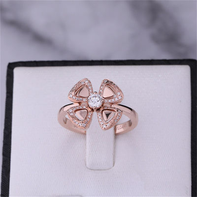 คุณภาพ Roman Love Flower Ring Fiorever 18 kt Rose Gold Ring set with a central diamond and pavé diamonds โรงงาน